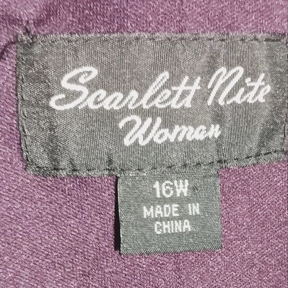 Scarlett Nite Fully lined stretch aubergine lace dress with sequins. - Picture 8 of 9